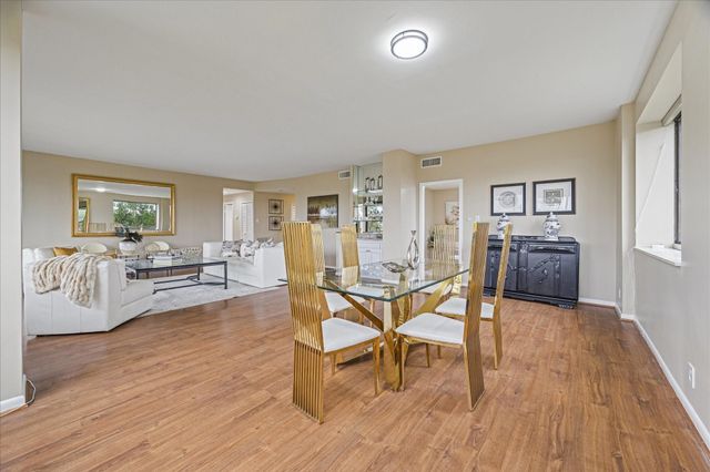 49 Briar Hollow Lane 505, Houston, TX 77027