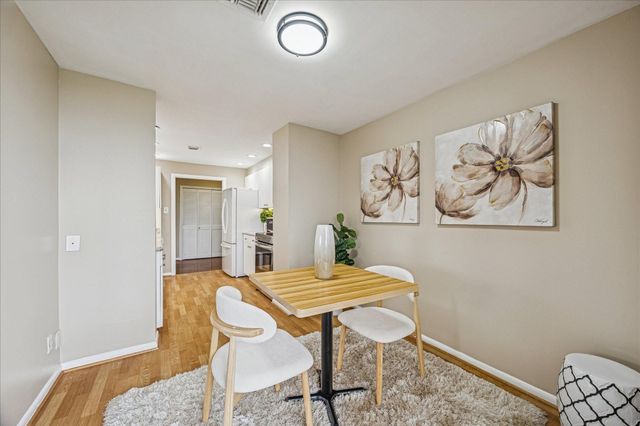 49 Briar Hollow Lane 505, Houston, TX 77027