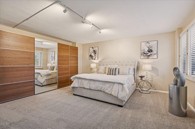 49 Briar Hollow Lane 505, Houston, TX 77027