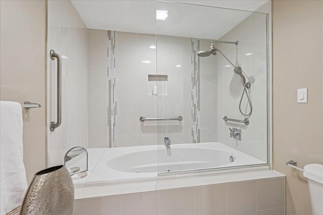 49 Briar Hollow Lane 505, Houston, TX 77027