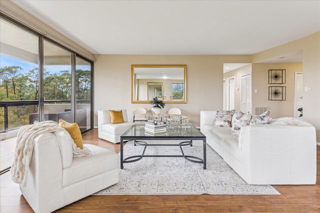 49 Briar Hollow Lane 505, Houston, TX 77027