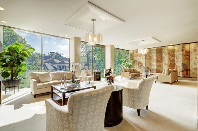 49 Briar Hollow Lane 505, Houston, TX 77027