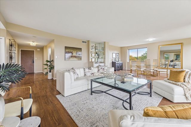 49 Briar Hollow Lane 505, Houston, TX 77027