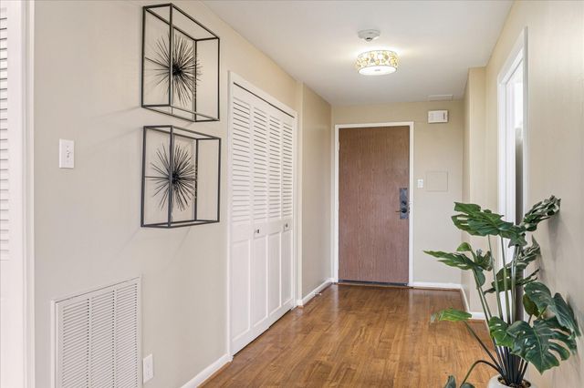 49 Briar Hollow Lane 505, Houston, TX 77027