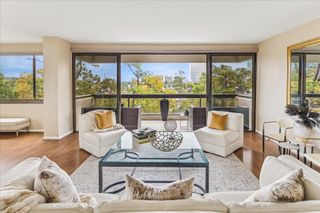 49 Briar Hollow Lane 505, Houston, TX 77027