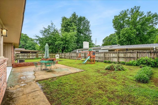 1601 DELMONT RD, Memphis, TN 38117