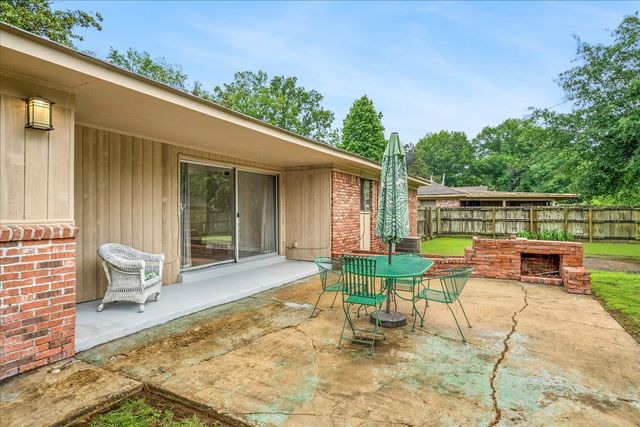 1601 DELMONT RD, Memphis, TN 38117
