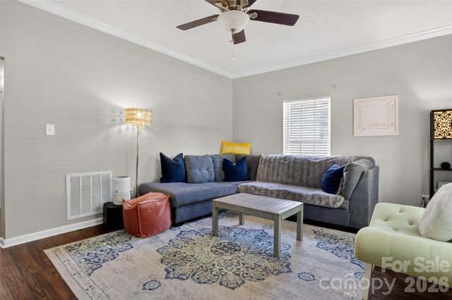 225 E End Avenue, Statesville, NC 28677
