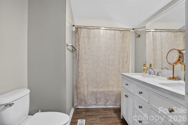 225 E End Avenue, Statesville, NC 28677