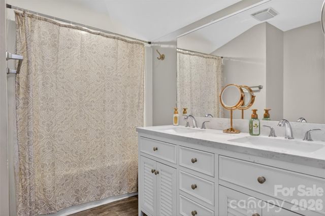 225 E End Avenue, Statesville, NC 28677
