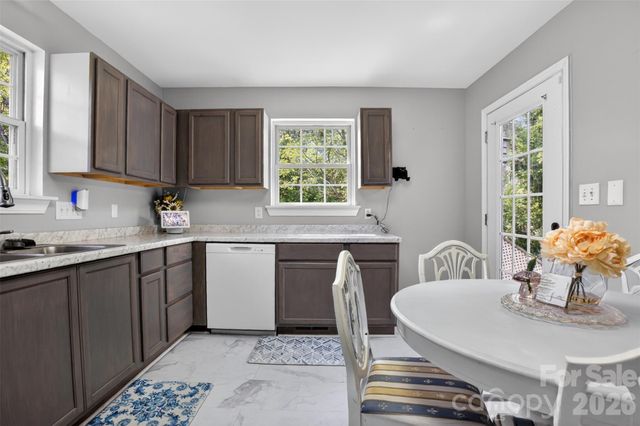 225 E End Avenue, Statesville, NC 28677