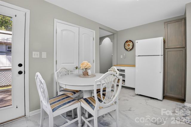 225 E End Avenue, Statesville, NC 28677