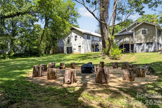 225 E End Avenue, Statesville, NC 28677