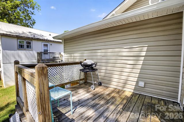 225 E End Avenue, Statesville, NC 28677