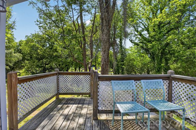 225 E End Avenue, Statesville, NC 28677