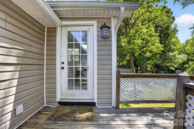 225 E End Avenue, Statesville, NC 28677