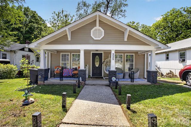 225 E End Avenue, Statesville, NC 28677
