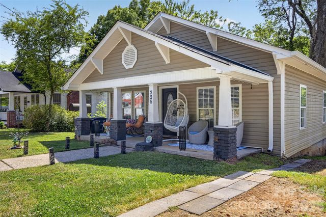 225 E End Avenue, Statesville, NC 28677