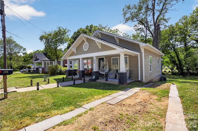 225 E End Avenue, Statesville, NC 28677