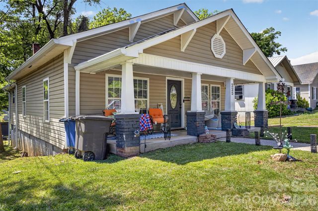 225 E End Avenue, Statesville, NC 28677