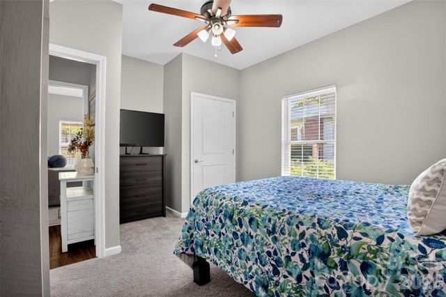 225 E End Avenue, Statesville, NC 28677