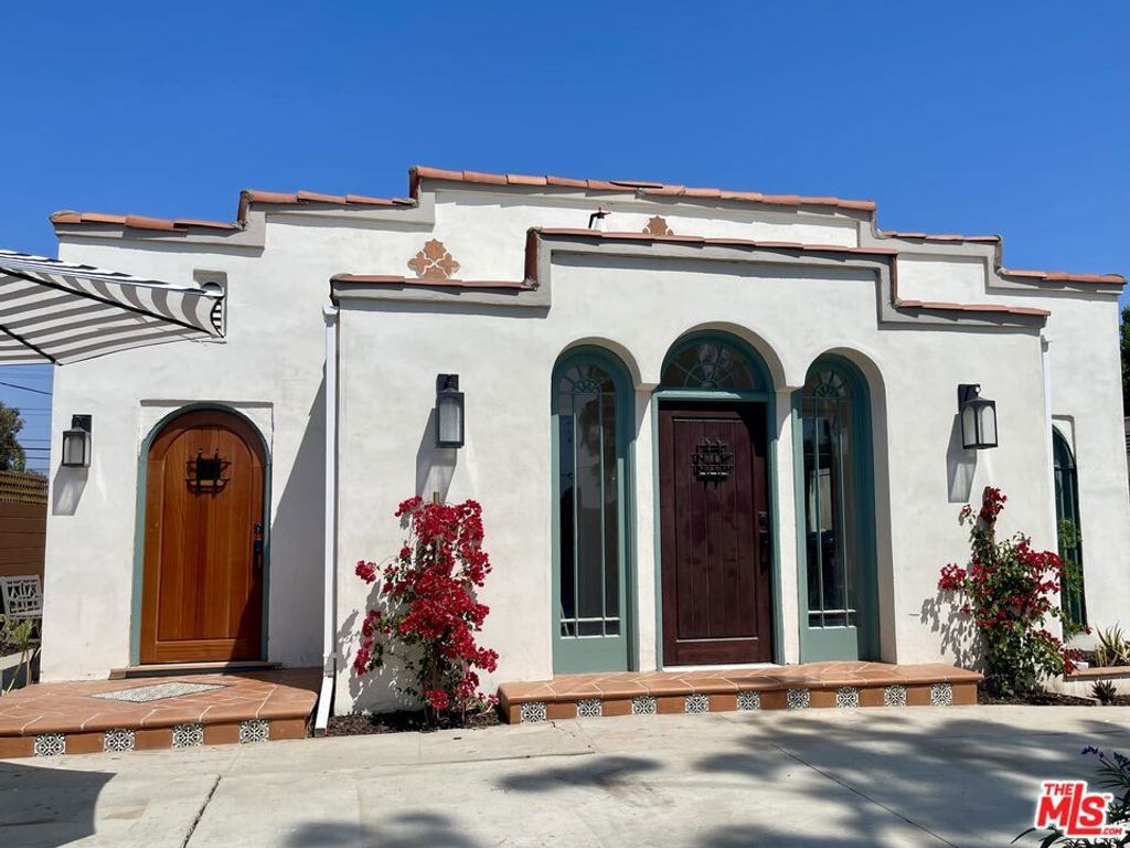 1086 West Boulevard, Los Angeles, CA 90019