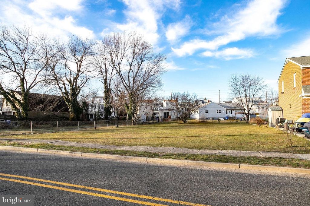 709 COLUMBUS RD, BURLINGTON, NJ 08016 — exterior