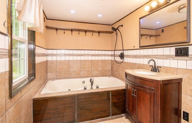 491 Hancock St, Abington, MA 02351