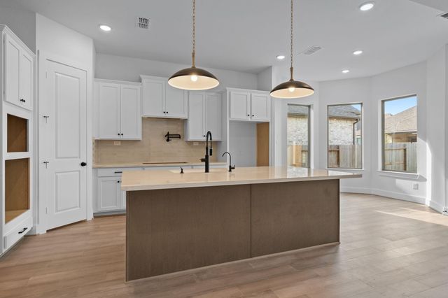 4418 Southpoint Way N, Fulshear, TX 77441