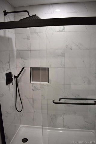 54 Dixwell Avenue Lower, New Haven, CT 06511