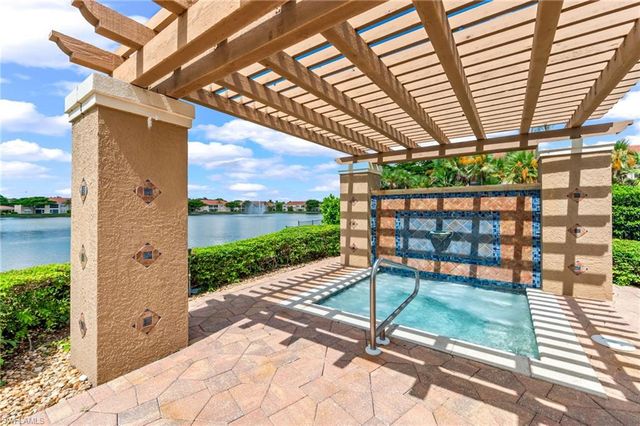 6930 Huntington Lakes CIR 203, Naples, FL 34119