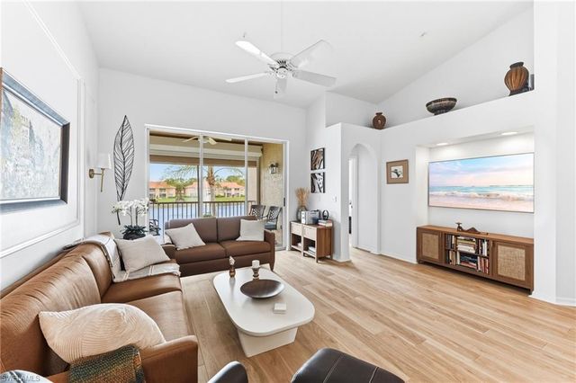 6930 Huntington Lakes CIR 203, Naples, FL 34119