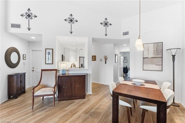 6930 Huntington Lakes CIR 203, Naples, FL 34119