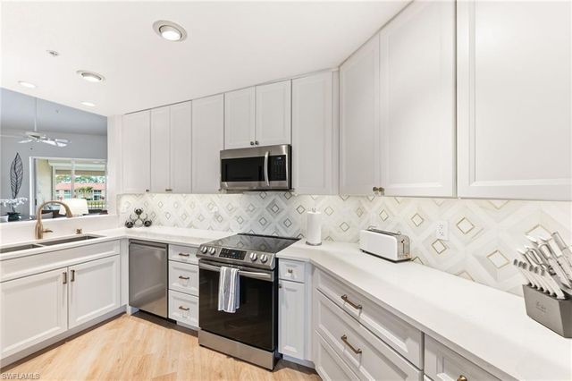 6930 Huntington Lakes CIR 203, Naples, FL 34119