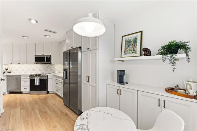 6930 Huntington Lakes CIR 203, Naples, FL 34119