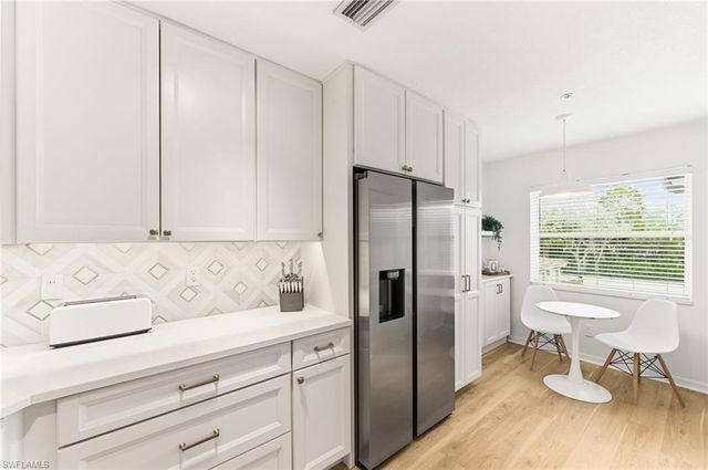 6930 Huntington Lakes CIR 203, Naples, FL 34119