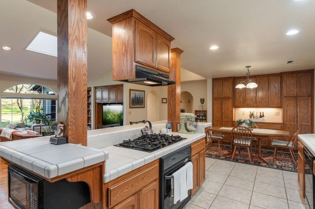 4460 Fawn St, Shingle Springs, CA 95682