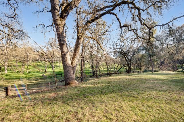 4460 Fawn St, Shingle Springs, CA 95682