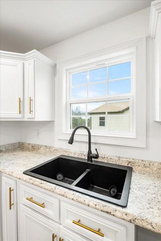 85 Queens Drive, East Bernstadt, KY 40729