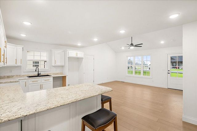 85 Queens Drive, East Bernstadt, KY 40729