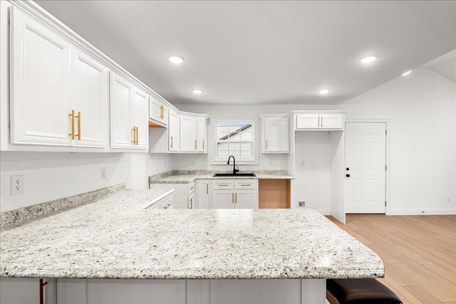 85 Queens Drive, East Bernstadt, KY 40729