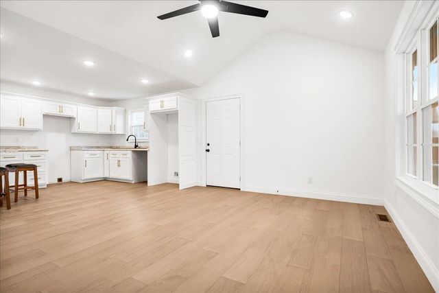 85 Queens Drive, East Bernstadt, KY 40729