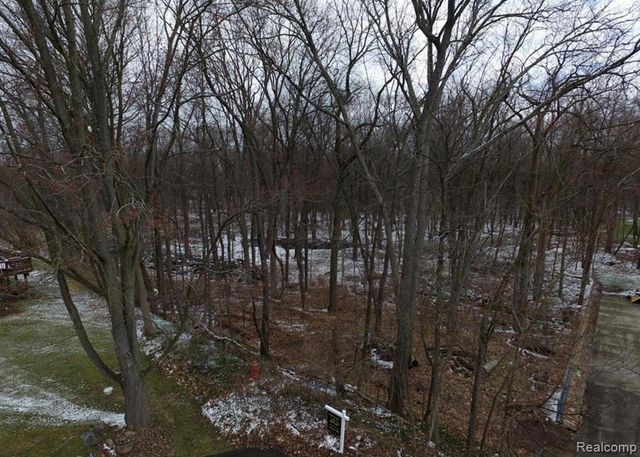 00 Gilbo, Waterford, MI 48328