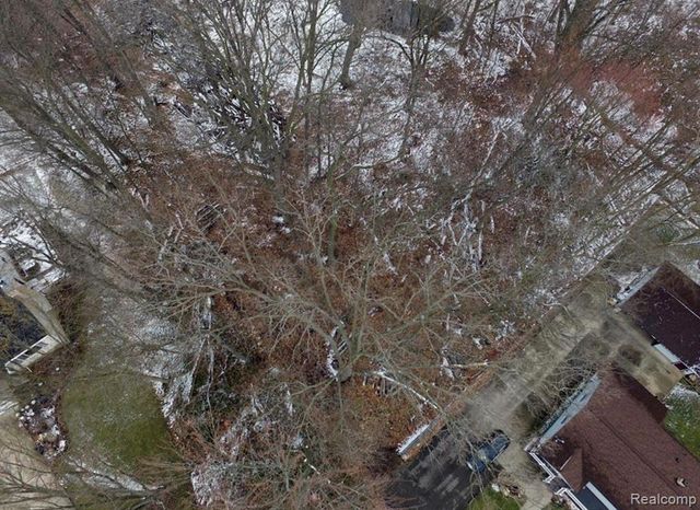 00 Gilbo, Waterford, MI 48328