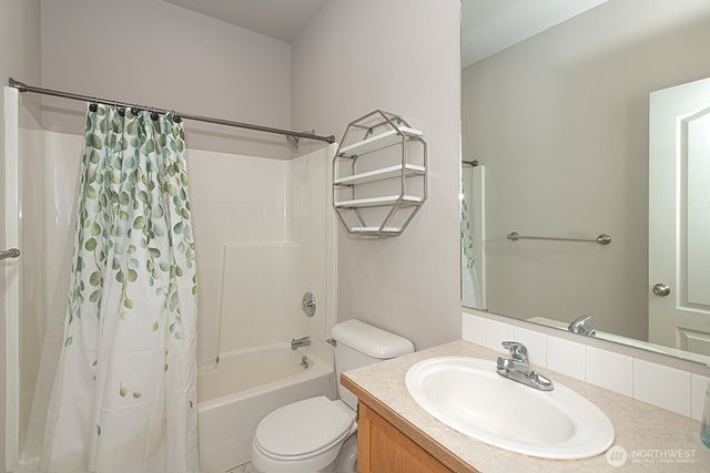 800 SE Parkside Place, College Place, WA 99324