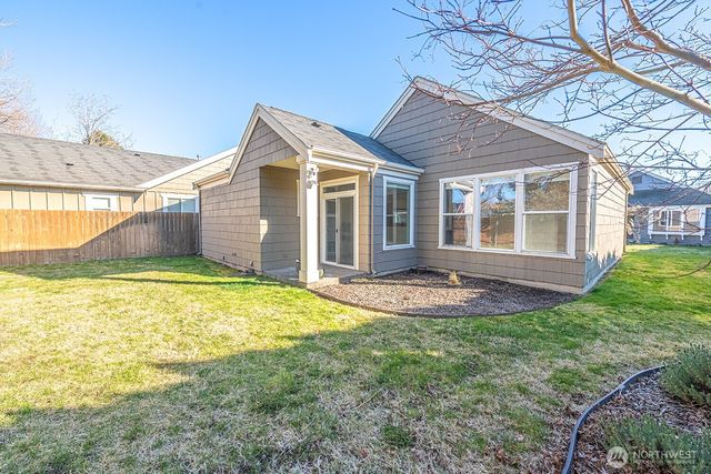 800 SE Parkside Place, College Place, WA 99324