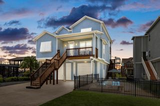 413 Jeanie Lynne Circle, Tiki Island, TX 77554