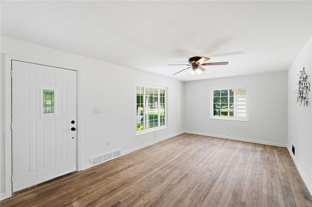 239 S Pleasant Street, Enon Vlg, OH 45323
