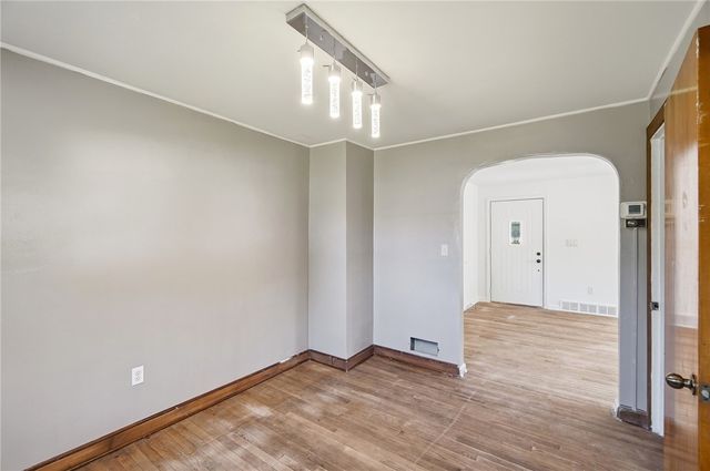 239 S Pleasant Street, Enon Vlg, OH 45323
