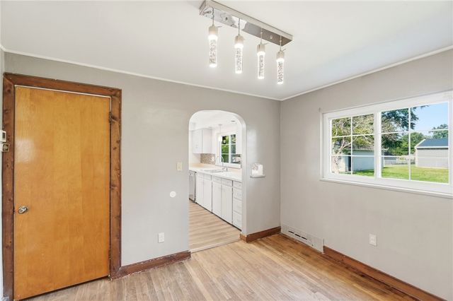 239 S Pleasant Street, Enon Vlg, OH 45323